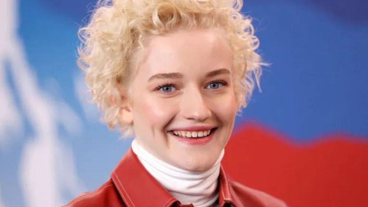 Julia Garner’s Age, Height, Weight, Net Worth, Boyfriend, Dating, Career, And Parents!!