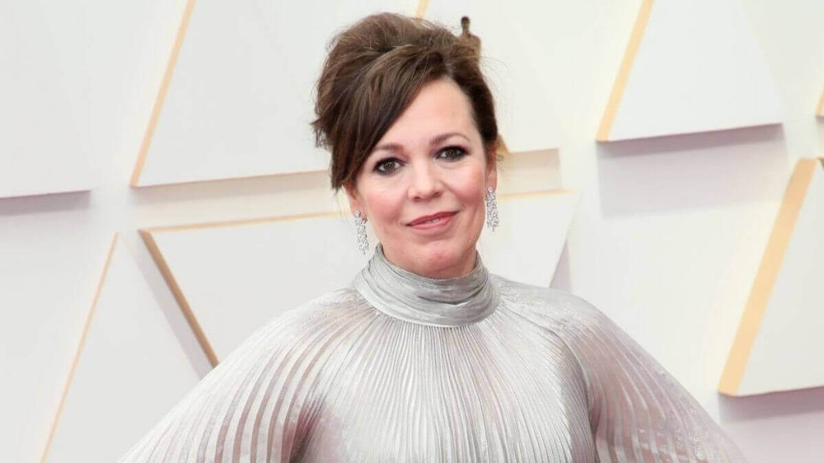 Olivia Colman Wiki, Age, Height, Net Worth, Husband, Marriage, And More