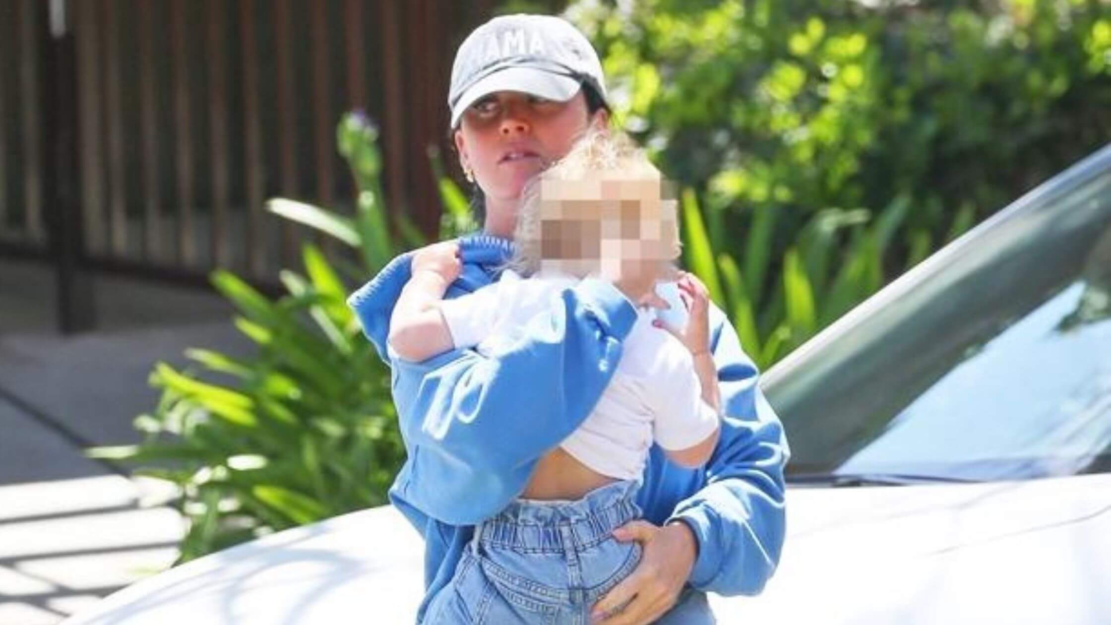 Katy Perry Cradles Daughter Daisy Spotted While Out With Her Mom!!