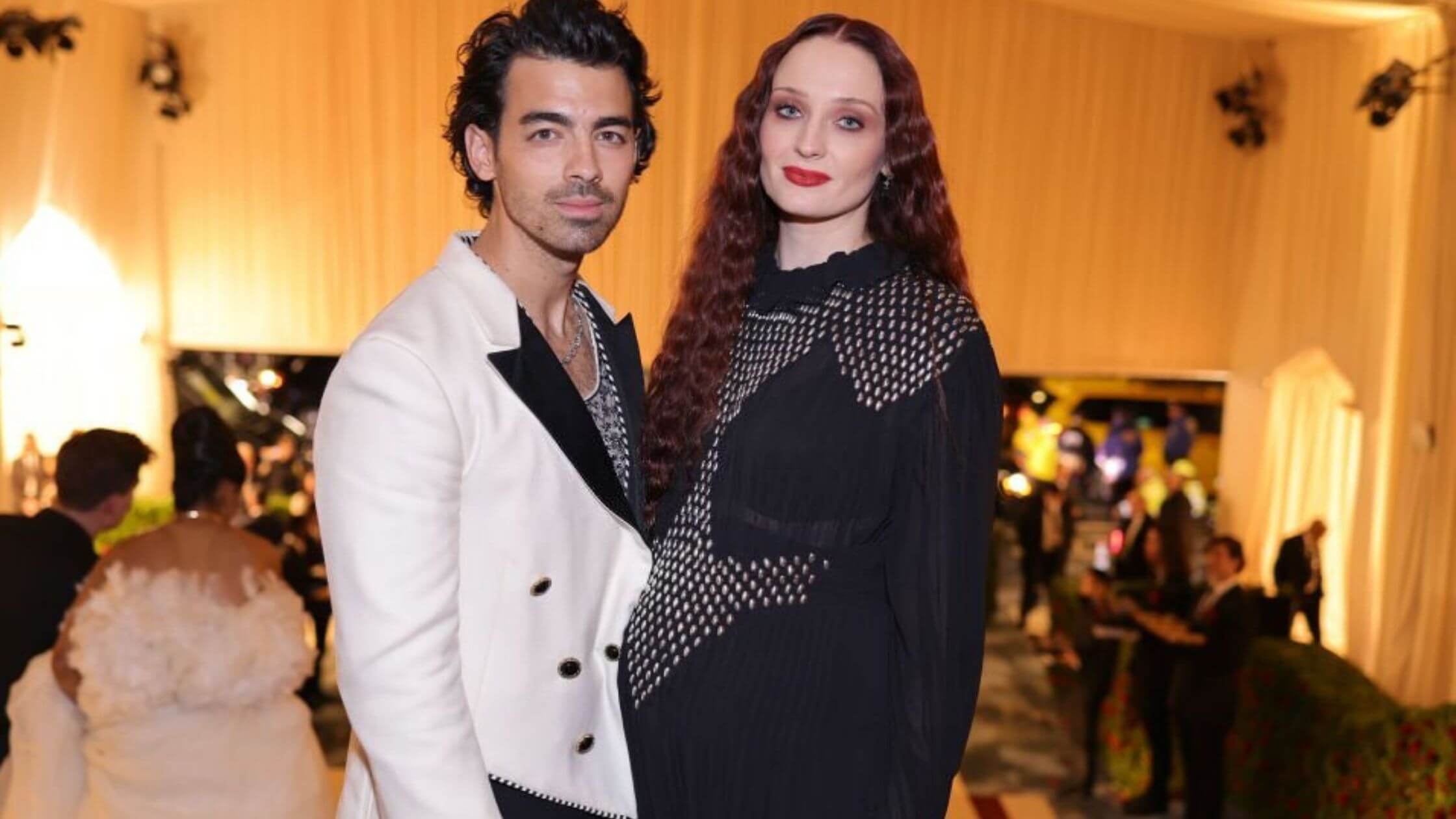 Sophie Turner Confirms Pregnancy With Baby Bump Photo Shoot; More Updates!!