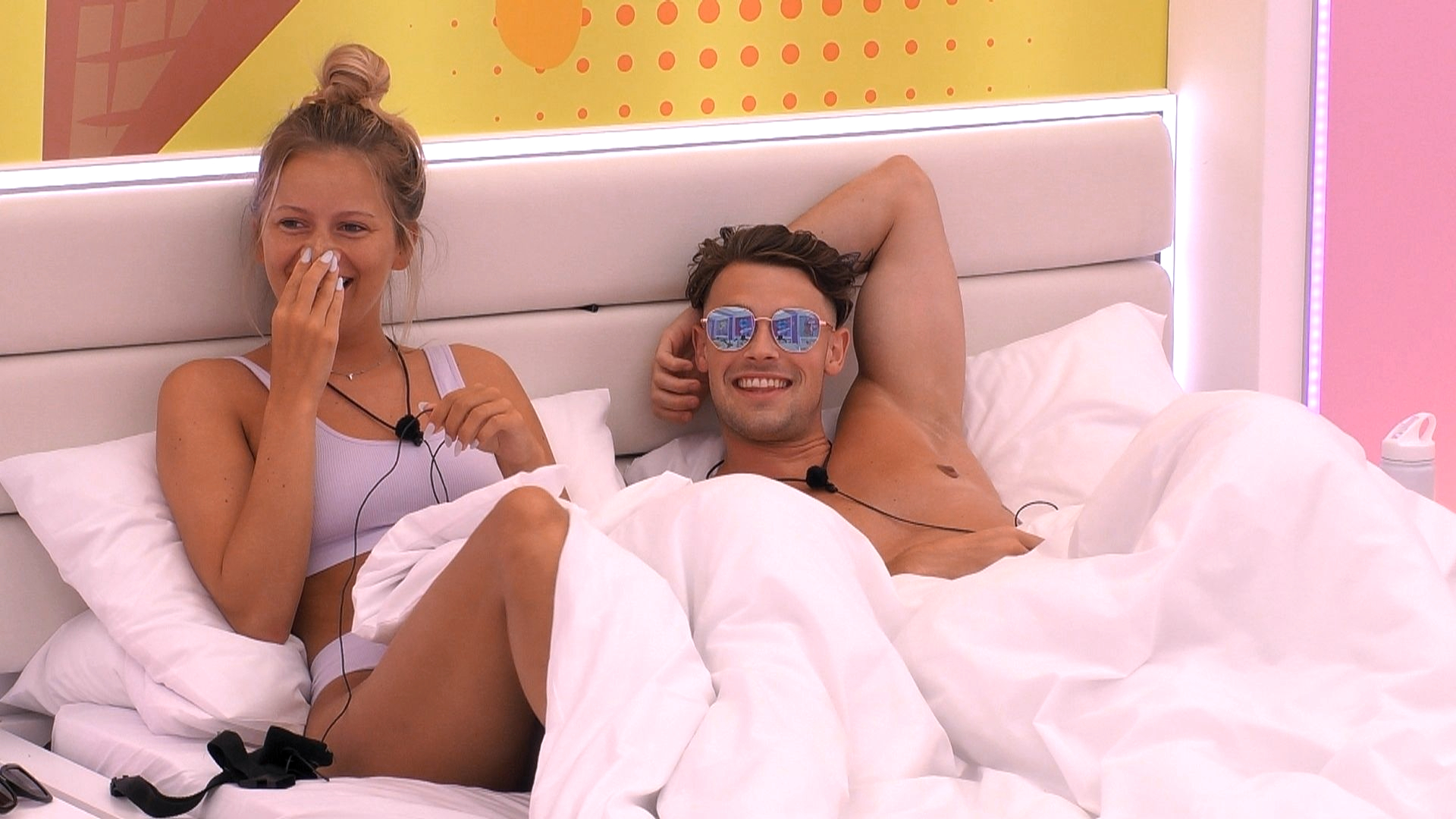 love-island-fans-andrew-tasha