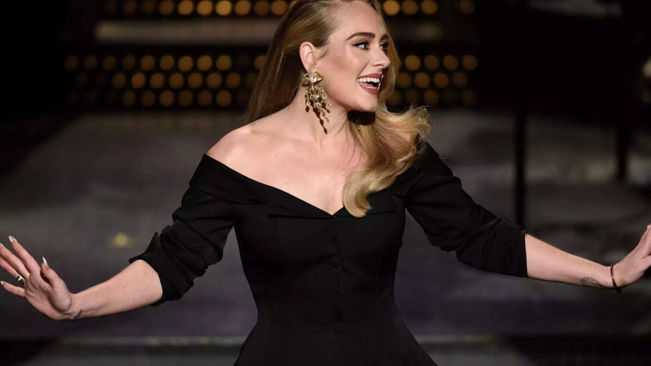 Adele Wore A Sparkly Black Dress For Her Second London Show!