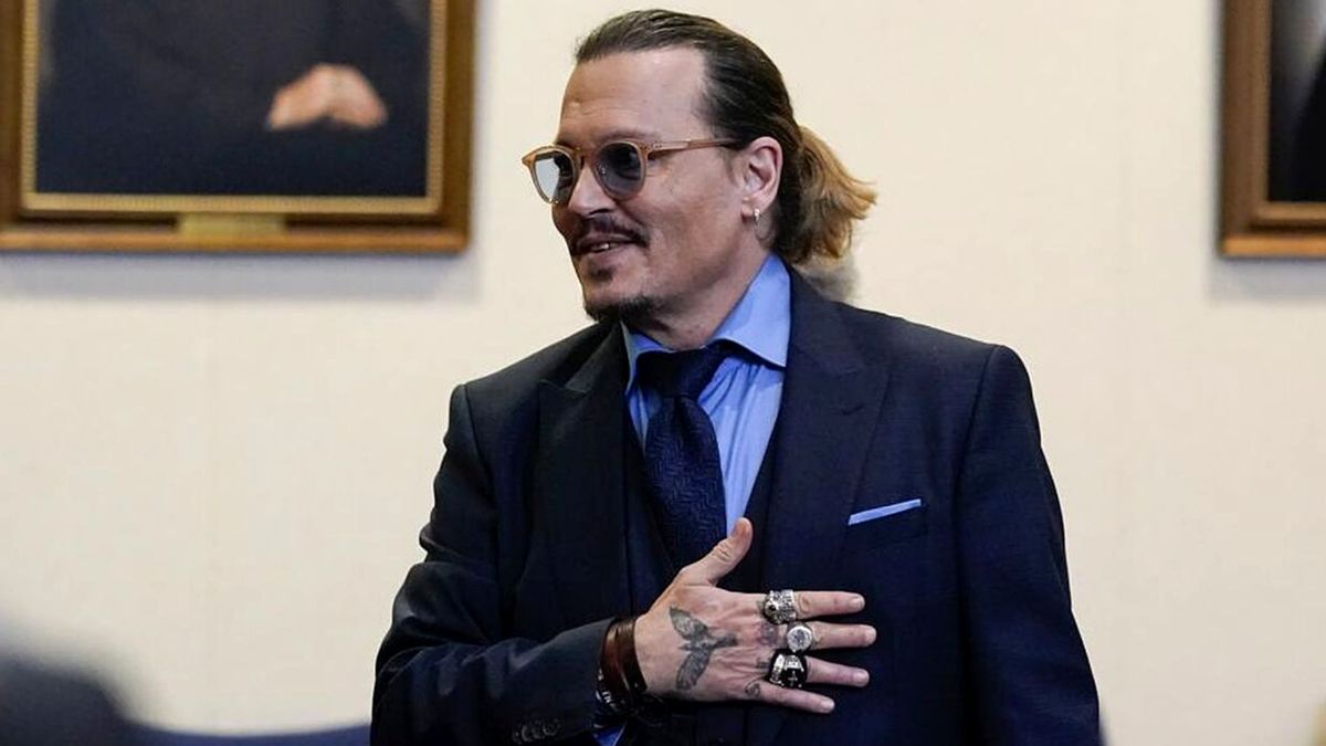 Johnny Depp Spotted With A Mystery Red-Haired Woman Rehearsal Pics Go Viral