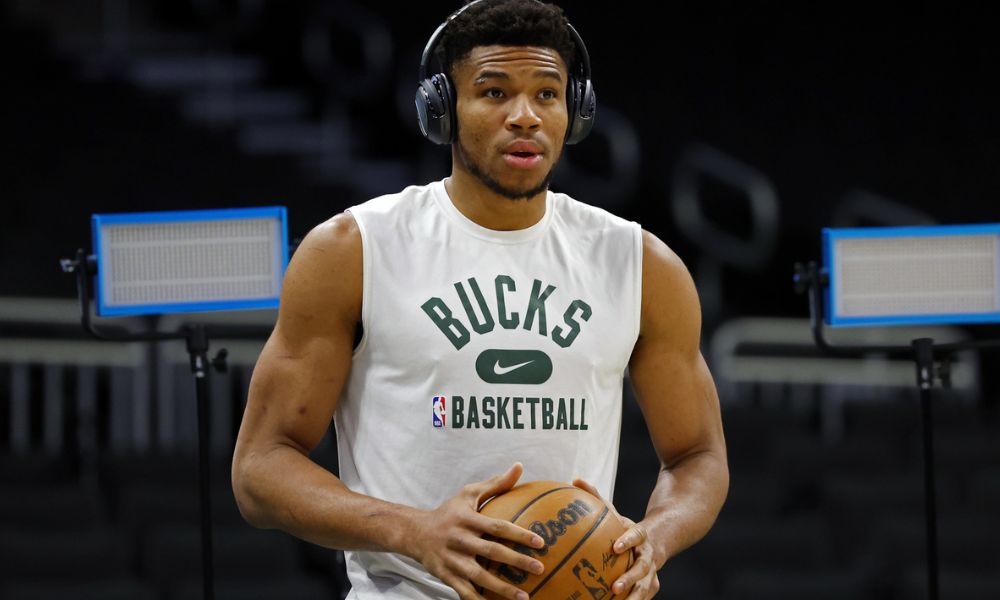 All You Need To Know About Giannis Antetokounmpo Net Worth, Age, Bio