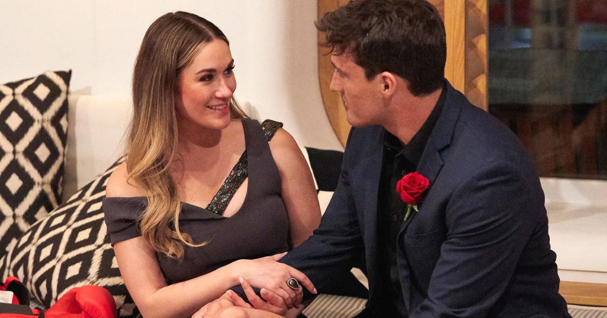 Bachelorette Season 19 Finale Rachel Recchia Gets Engaged 
